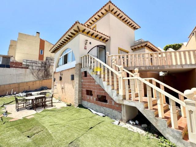 3 BEDROOM VILLA ORIHUELA COSTA