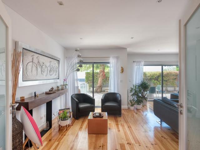 3 Bedroom Villa with Garden and Pool in Estoril