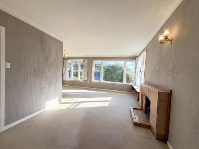 3 Bedrooms on Beach Rd