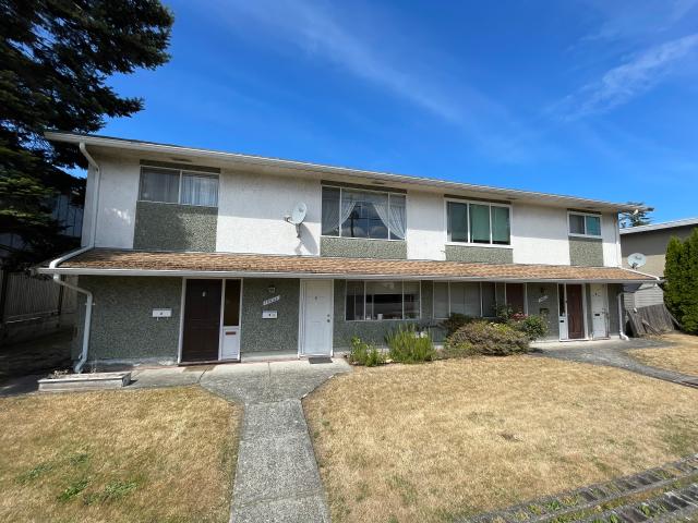 3 bedrooms and 1.5 bathroom fourplex in Steveston North