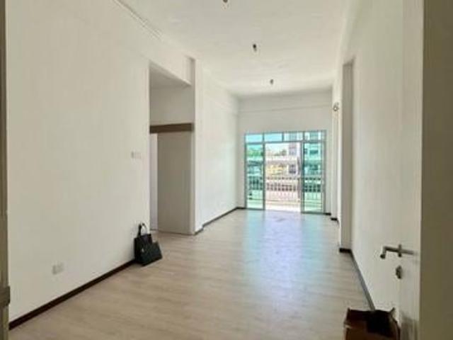 3 Bedrooms Apartment at Lite View Park Miri for Sale