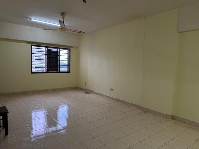 3 Bedrooms Apartment Bayu Puteri 3 near to JB Centre CIQ