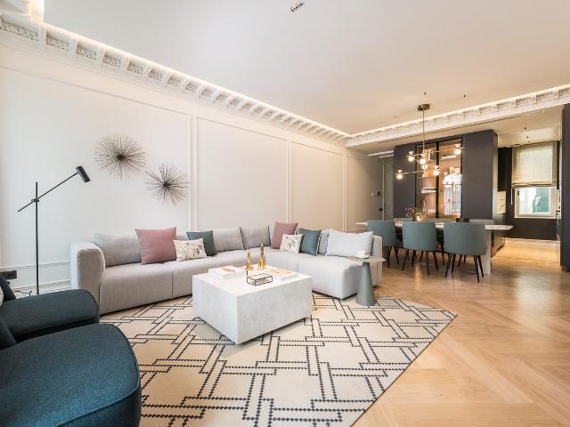 3 bedrooms apartment in historical building
