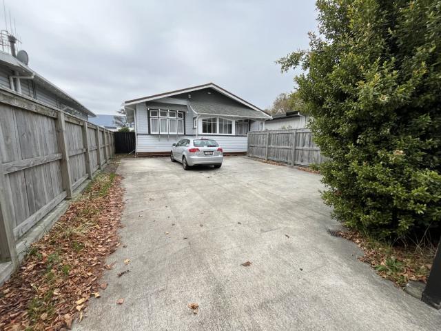 3 Bedrooms Close to Town