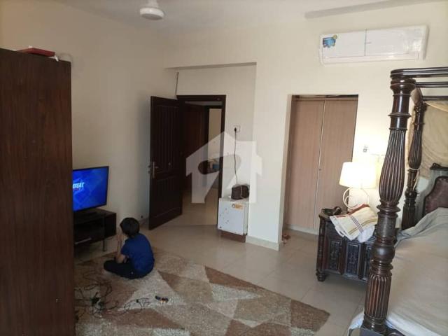 3 Bedrooms Creek Vista Apartment For Sale