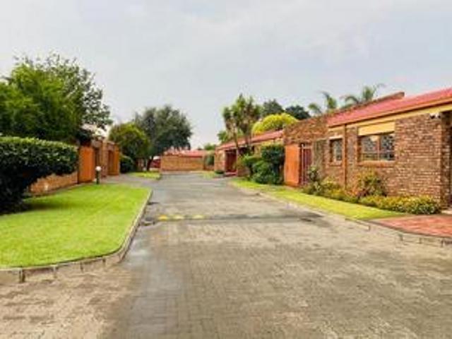 3 bedrooms duplex on the market wel.