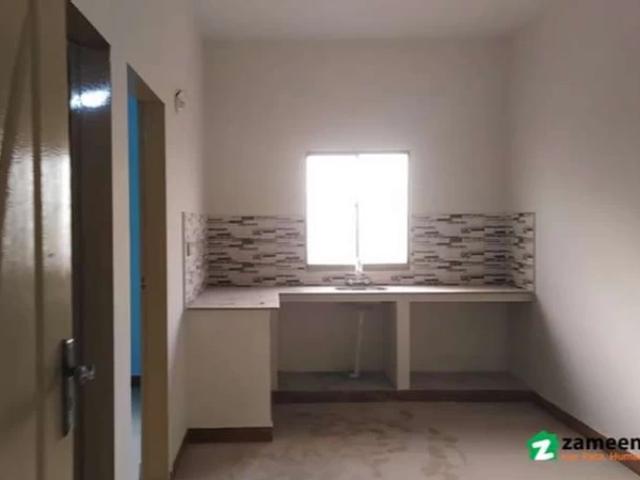 3 bedrooms flat with lounge in 22000 Karachi Mehmoodabad ID 17788