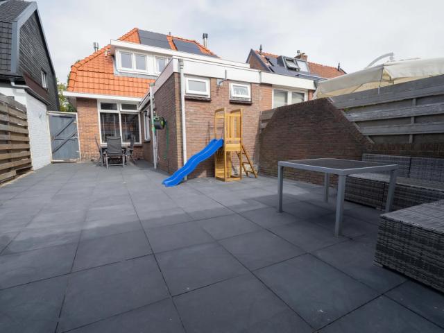 3 bedrooms Huurwoning Surface Area: 85m2