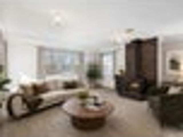 3 Bedrooms, Heaps of Garaging