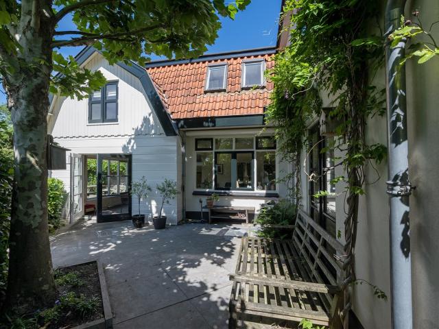 3 bedrooms hoekwoning Surface Area: 143m2