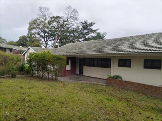 3 bedrooms house on the market in pi.
