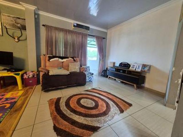 3 bedrooms house on the market in wa.