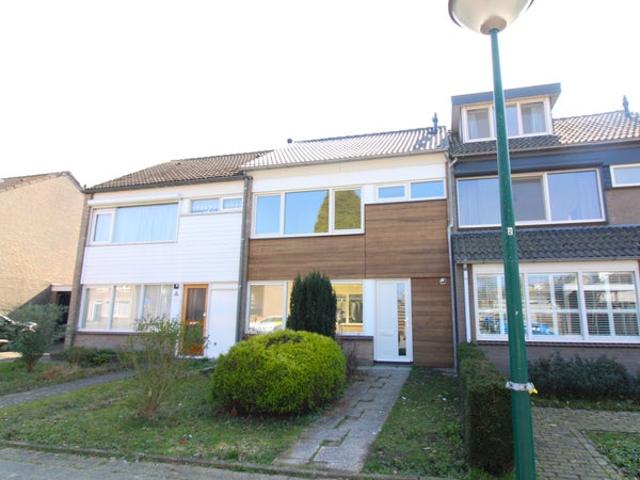 3 bedrooms House Surface Area: 102m2 Unfurnished