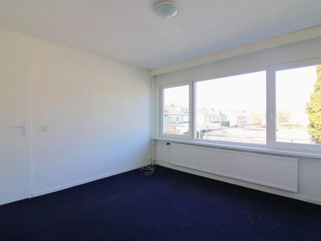 3 bedrooms House Surface Area: 102m2 Unfurnished