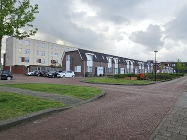 3 bedrooms House Surface Area: 102m2 Unfurnished Available from: 2026 05 01