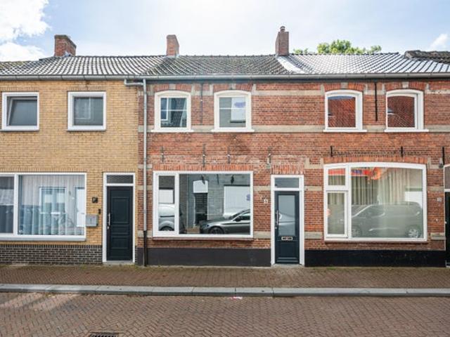 3 bedrooms House Surface Area: 104m2 Furnished