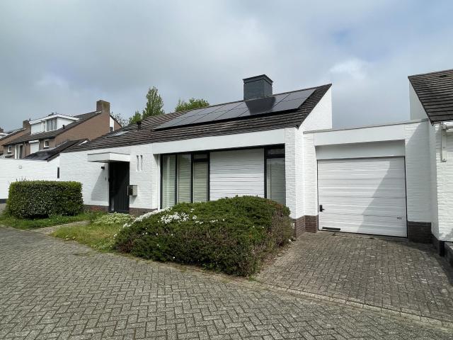 3 bedrooms House Surface Area: 125m2 Unfurnished