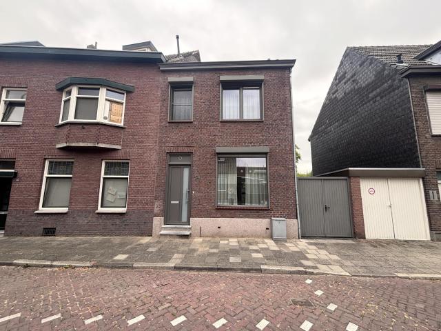 3 bedrooms House Surface Area: 135m2 Unfurnished