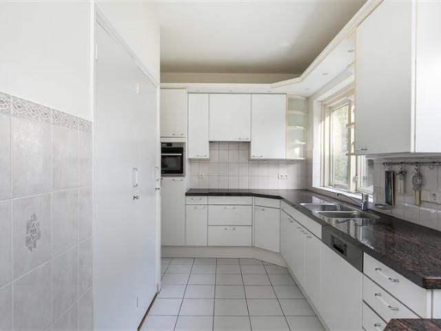 3 bedrooms House Surface Area: 219m2 Unfurnished