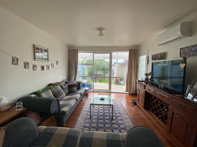 3 Bedrooms, Petone
