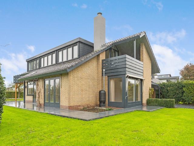 3 bedrooms Surface Area: 198m2