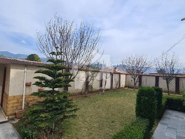 3 Bedrooms Saprut Upper Portion Avalable For Rent