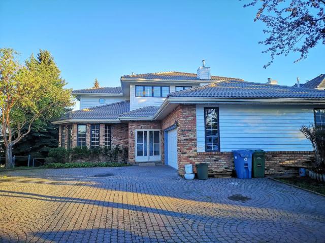 3 BEDROOMS SINGLE HOUSE with walkout basement IN SCENIC ACRES