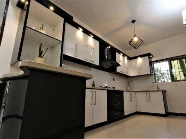 3 bedrooms size 1800 sqft with roof west open 3 side corner tiles floo karachi clifton id 81005