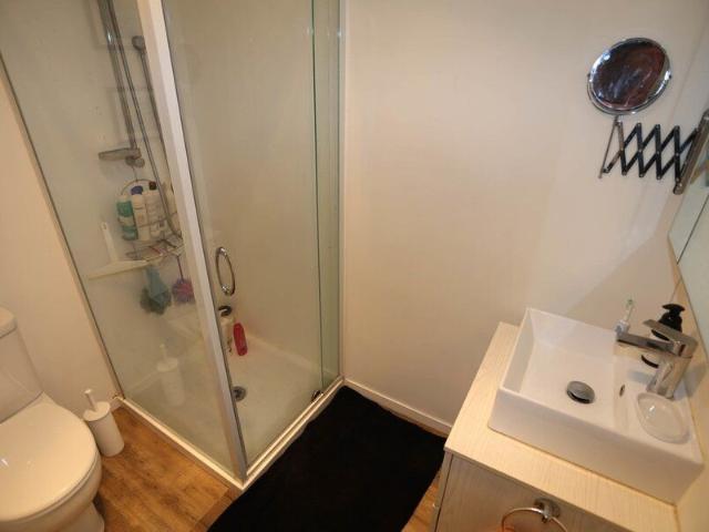 3 Bedrooms Somerfield Home