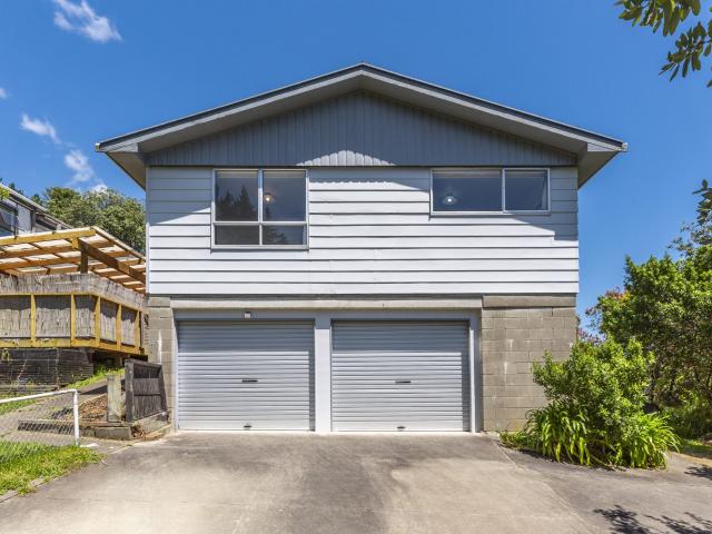 3 Bedrooms Townhouse Convenient Location!