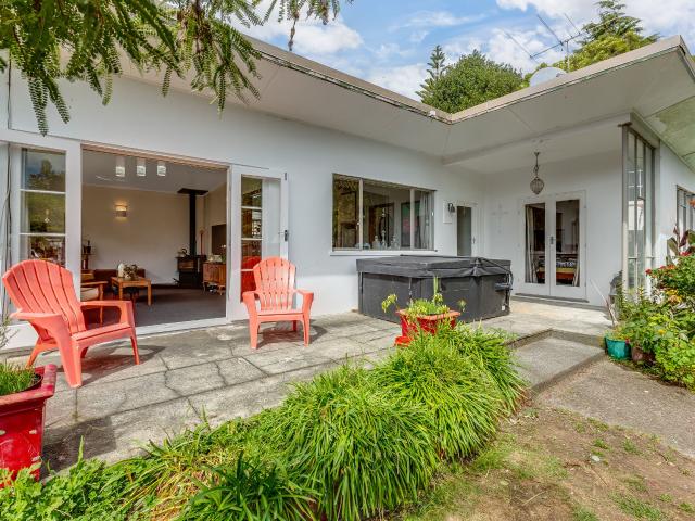 3 Bedrooms Wainuiomata