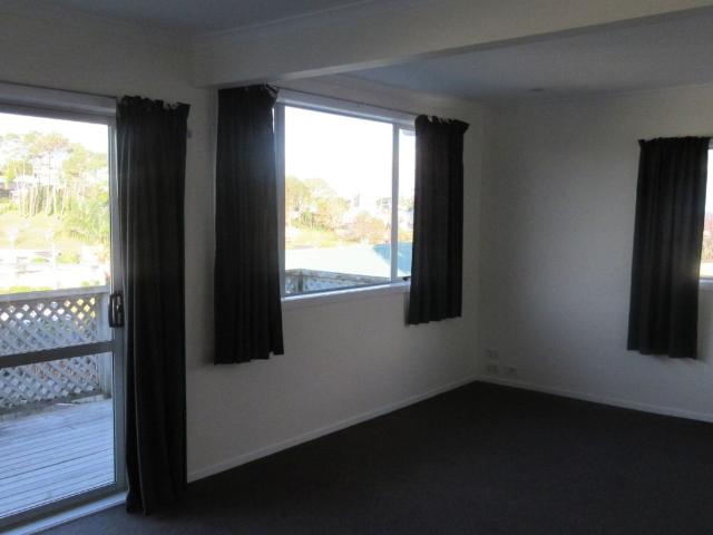 3 BEDROOMS WALK TO MANY VILLAGE/BEACH!