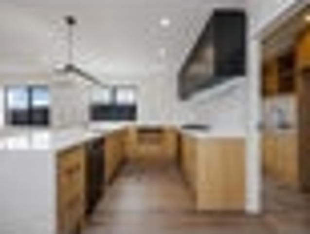 3 Bedrooms with a Walk in Pantry!