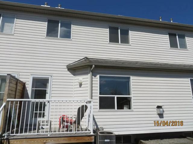 3 bedrooms, 1.5 bathrooms, a nice condo close to shopping area, schools,park