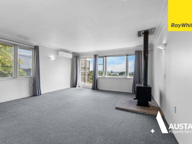 3 Bedrooms 1 bath in Mount Eden