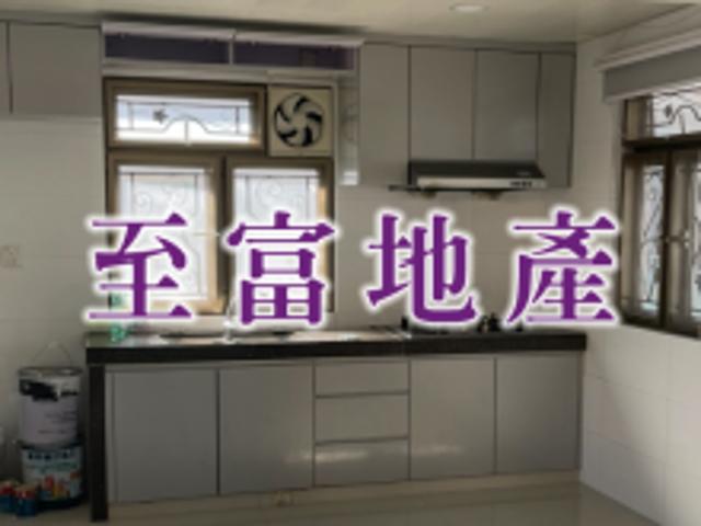 3 Bedrooms 1 Ensuite  1 Living & Dining Room  2 Bathrooms for rent
