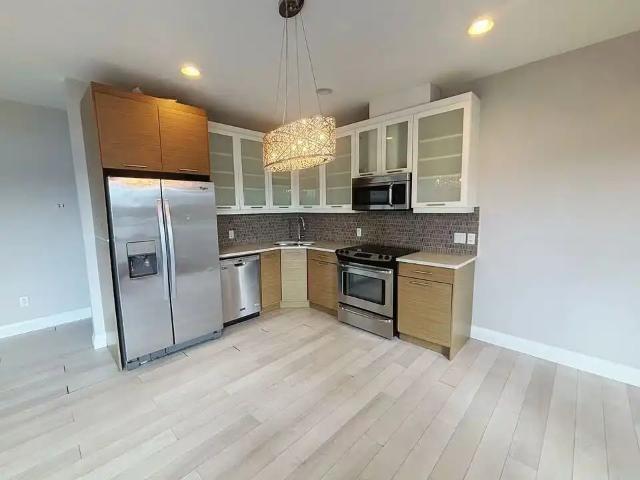 3 bedrooms 2.5 bathrooms townhouse in Grovenor
