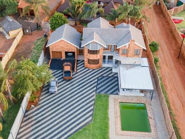 3 bedrooms 2 bathrooms