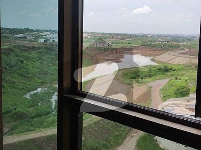 3 Bedrooms 3322 Square Feet Flat Available For Sale