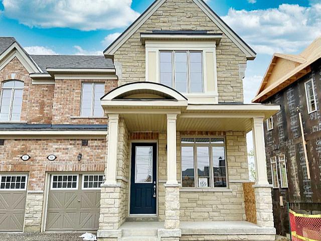 3 Bedrooms 3 Bathrooms Church St N & Rossland Rd N
