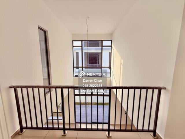 3 bedrooms | 3 bathrooms 1,250 sqft build up corner unit = seaview & privacy