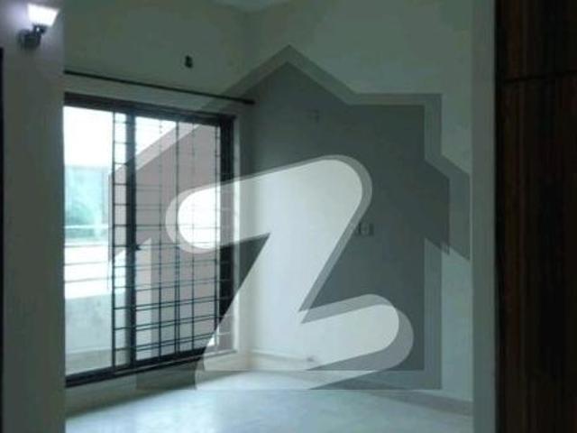 3 Beds 10 Marla Flat For Rent With Basement Parking Askari 11 Sector B Apartments