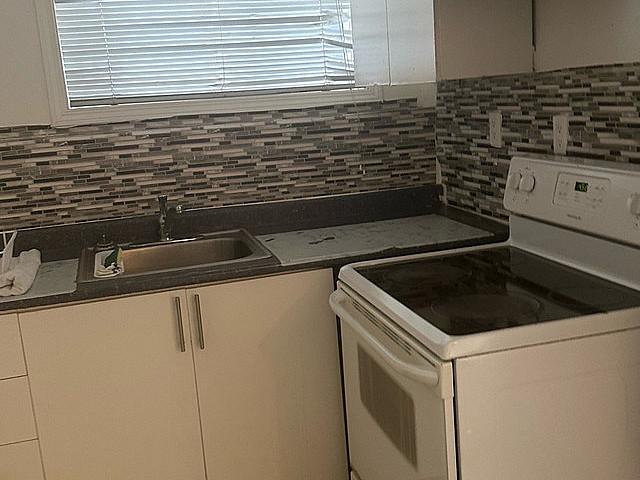 3 Beds 1 Bath, Basement Suite Bilevel