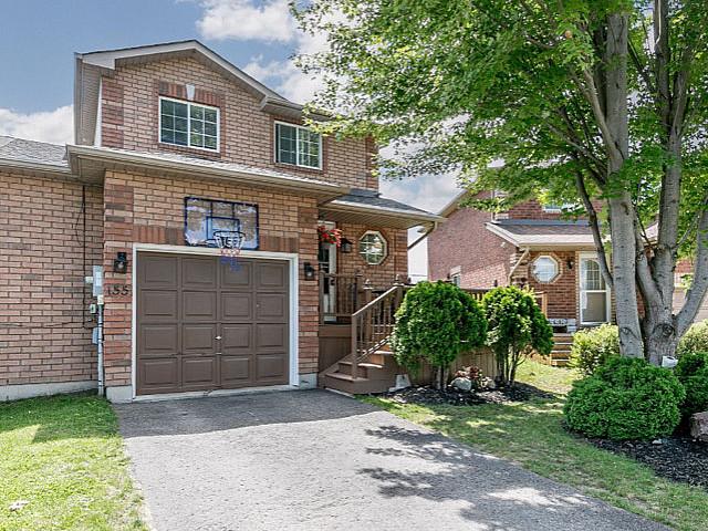 3 Beds 2 Baths Beautiful Townhome W Eat in Kitchen For Sale!
