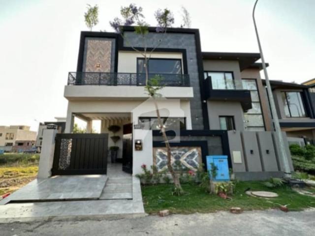 3 Beds 5 Marla Ideal Location House for Rent in DHA 9 Town Lahore