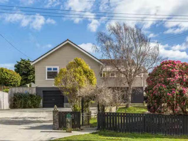 3 Bell Street, Tawa, Wellington City