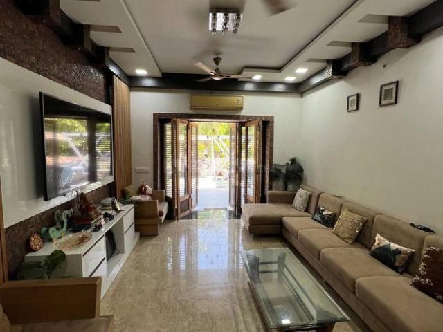3 BHK Villa in Thaltej for resale Ahmedabad. The reference number is 20875256