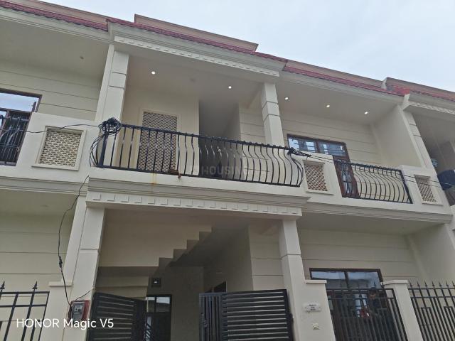 3 BHK Villa in Thasemau for resale Lucknow. The reference number is 20938241