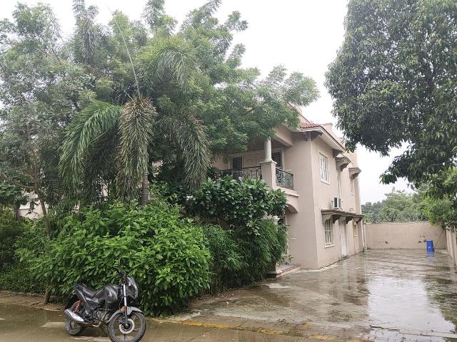 3 BHK Villa in Vaishno Devi Circle for resale Ahmedabad. The reference number is 20788311