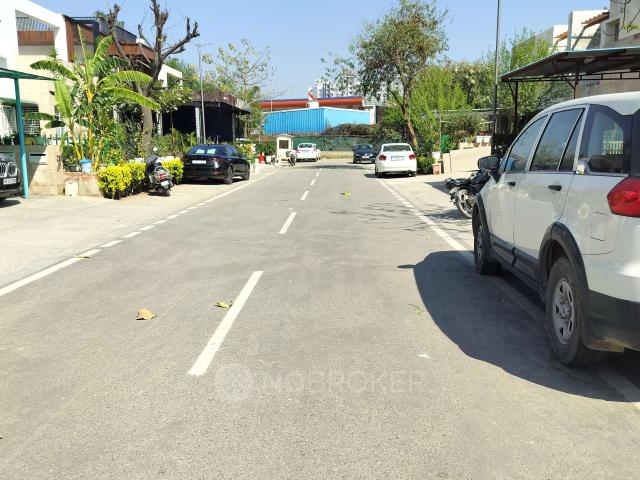 3 BHK Villa In Vatika India Next Signature for Rent In Sec